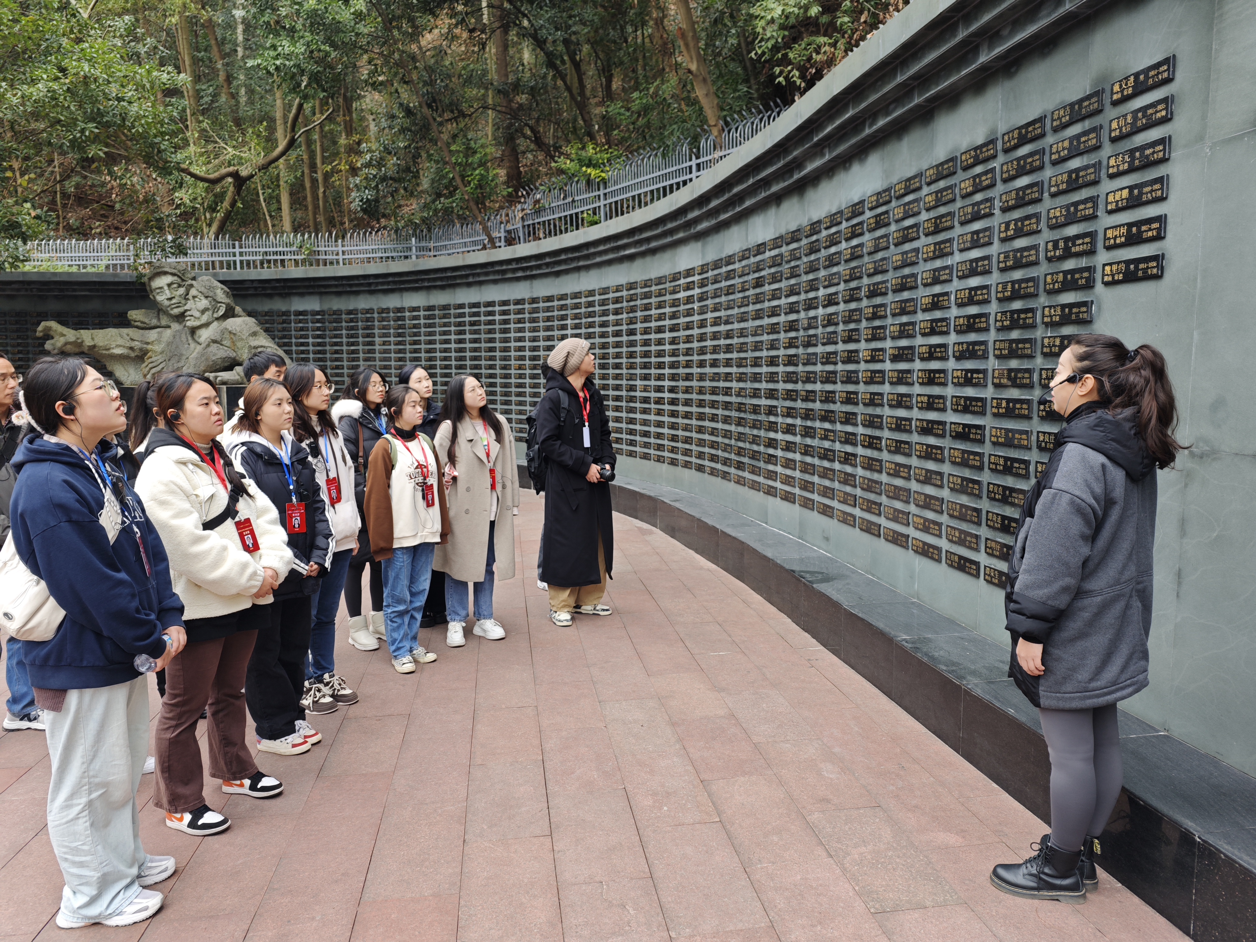 mmexport1704778609964